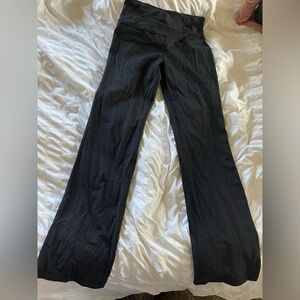 Lululemon yoga pants. Flare leggings. Size 6, 32 inch inseam. Color black.